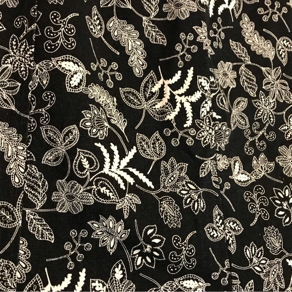 2 for $20 mac & jac. A-line skirt. Black and White Floral - Picture 7 of 11